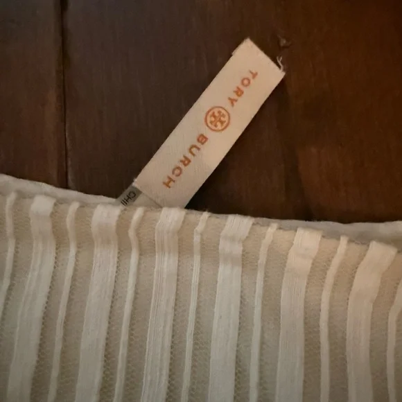 Tory Burch Cream Pleated 3/4 Sleeve Blouse - Picture 2 of 4